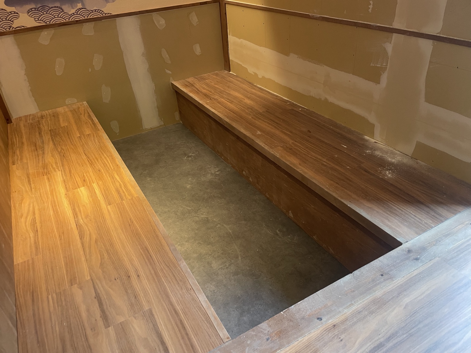 店舗 建具、ソファ、ベンチ 写真3